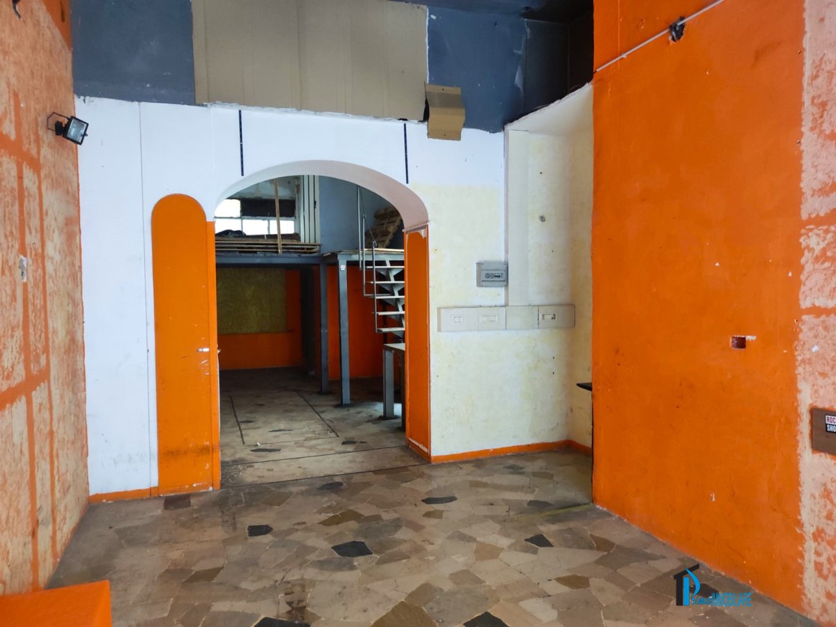 Shop/Commercial space for Rent Terni Terni, Rent Shop/Commercial space Terni