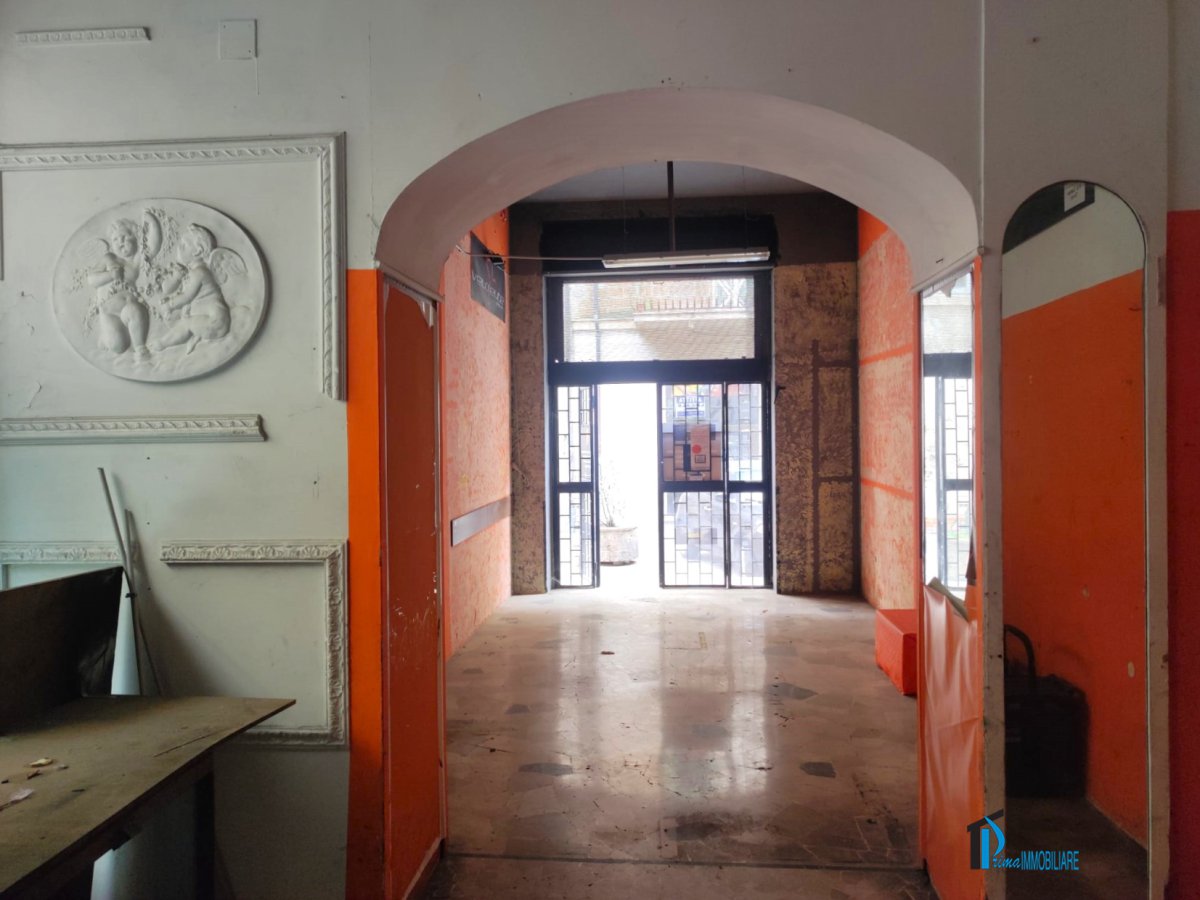 Shop/Commercial space for Rent Terni Terni, Rent Shop/Commercial space Terni