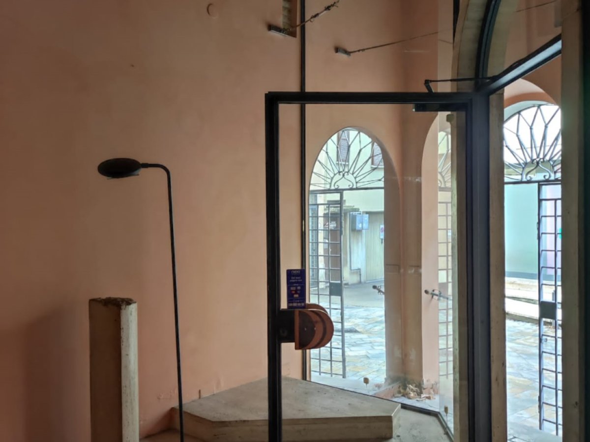 Shop/Commercial space for Rent Terni Terni, Rent Shop/Commercial space Terni