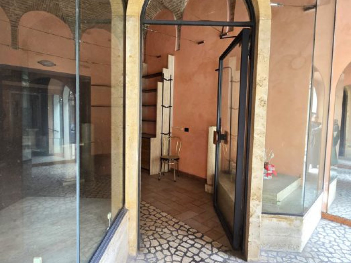 Shop/Commercial space for Sale Terni Terni, Sale Shop/Commercial space Terni
