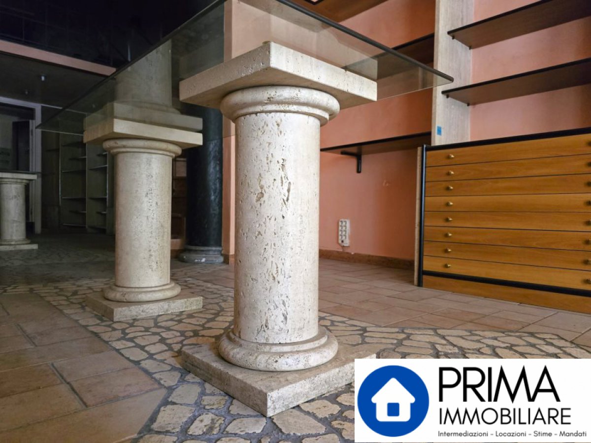 Shop/Commercial space for Sale Terni Terni, Sale Shop/Commercial space Terni